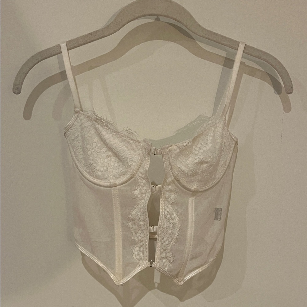 Elegant White Lace Bustier